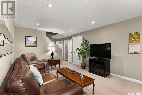 152 4100 Sandhill Crescent, Regina, SK - Indoor Photo Showing Living Room