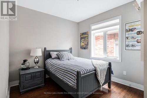 35 Tamarack Tr, Barrie, ON - Indoor Photo Showing Bedroom