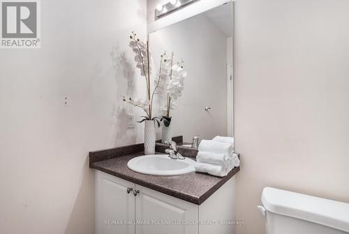 35 Tamarack Tr, Barrie, ON - Indoor Photo Showing Bathroom