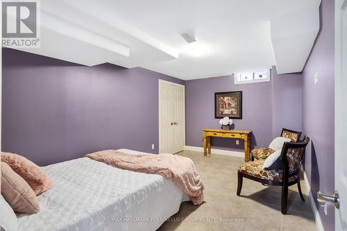 35 Tamarack Tr, Barrie, ON - Indoor Photo Showing Bedroom