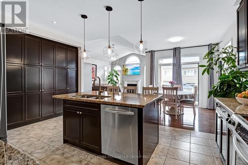 35 Tamarack Trail, Barrie, ON - Indoor Photo Showing Kitchen With Double Sink With Upgraded Kitchen