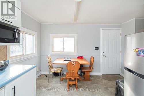 8 Merchison Ave, Hamilton, ON - Indoor Photo Showing Dining Room