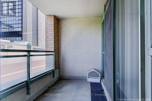 #512 -889 Bay St, Toronto, ON -  With Exterior