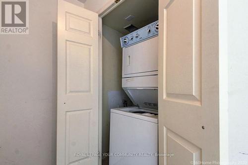 #512 -889 Bay St, Toronto, ON - Indoor Photo Showing Laundry Room