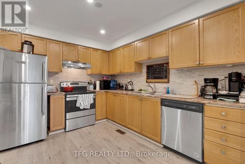 1620 Green Rd, Clarington, ON - Indoor Photo Showing Kitchen With Stainless Steel Kitchen