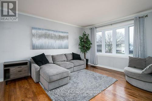 40 Bleeker Ave, Quinte West, ON - Indoor Photo Showing Living Room
