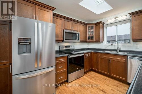 40 Bleeker Ave, Quinte West, ON - Indoor Photo Showing Kitchen With Double Sink