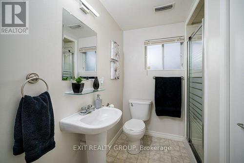 40 Bleeker Ave, Quinte West, ON - Indoor Photo Showing Bathroom