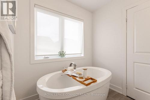 6 Brabin Circ, Whitby, ON - Indoor Photo Showing Bathroom
