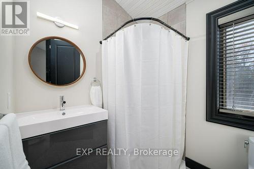106 Fleming Bay Rd, Trent Hills, ON - Indoor Photo Showing Bathroom