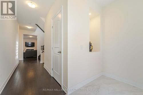 1025 Langford Blvd, Bradford West Gwillimbury, ON - Indoor Photo Showing Other Room