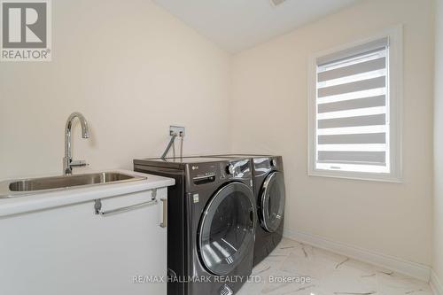 1025 Langford Boulevard, Bradford West Gwillimbury, ON - Indoor Photo Showing Laundry Room