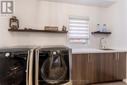 112 Stewart Crescent, Bradford West Gwillimbury, ON - Indoor Photo Showing Laundry Room