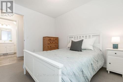 126 28Th Street N, Wasaga Beach, ON - Indoor Photo Showing Bedroom
