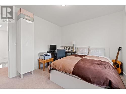 737 Patterson Avenue Unit# 2, Kelowna, BC - Indoor Photo Showing Bedroom