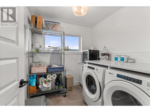 737 Patterson Avenue Unit# 2, Kelowna, BC - Indoor Photo Showing Laundry Room