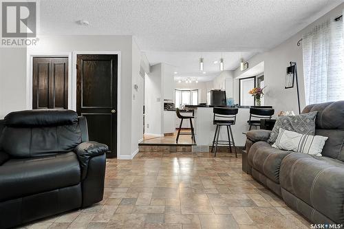 2814 Fowler Street, Regina, SK - Indoor Photo Showing Living Room
