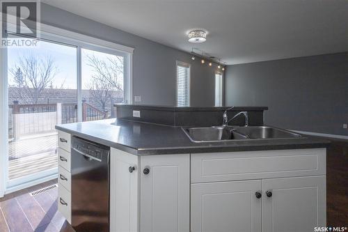 211 Padget Crescent, Saskatoon, SK - Indoor Photo Showing Kitchen With Double Sink