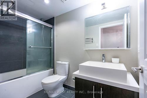 411 - 65 St. Mary Street, Toronto, ON - Indoor Photo Showing Bathroom