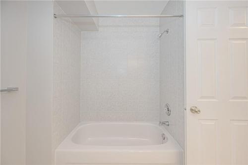 2110 Headon Road|Unit #25, Burlington, ON - Indoor Photo Showing Bathroom