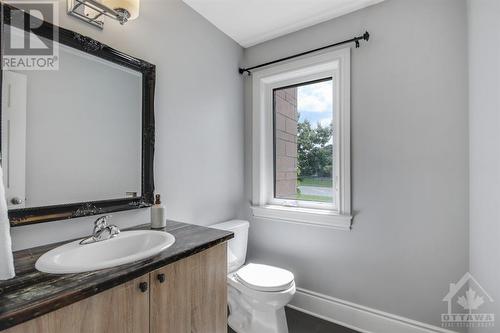 622 Chaperal Private, Ottawa, ON - Indoor Photo Showing Bathroom