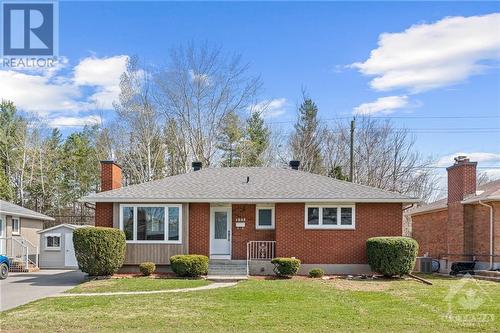 Welcome to 1235 Parkway Park! Completely Renovated. - 1235 Parkway Drive, Ottawa, ON - Outdoor