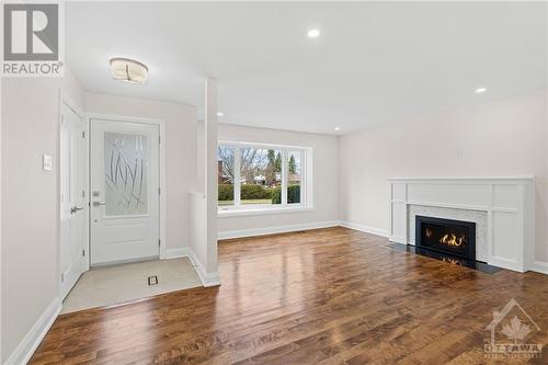 Open concept. Bright and charming home. - 1235 Parkway Drive, Ottawa, ON - Indoor Photo Showing Living Room With Fireplace
