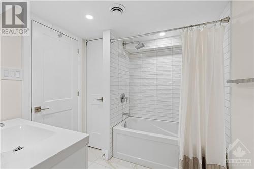 Full bathroom with high-end finishings. - 1235 Parkway Drive, Ottawa, ON - Indoor Photo Showing Bathroom