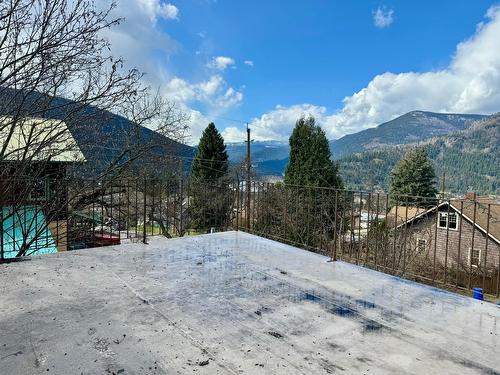 906 Innes Street, Nelson, BC - Outdoor With View