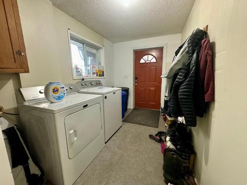 906 Innes Street, Nelson, BC - Indoor Photo Showing Laundry Room