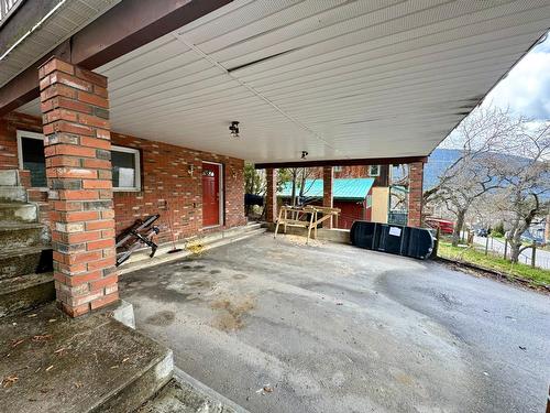 906 Innes Street, Nelson, BC - Outdoor With Exterior