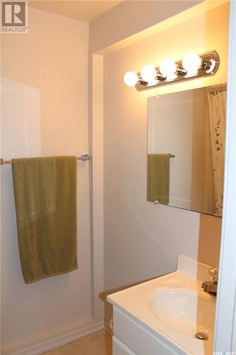 218 Carleton Drive, Saskatoon, SK - Indoor Photo Showing Bathroom