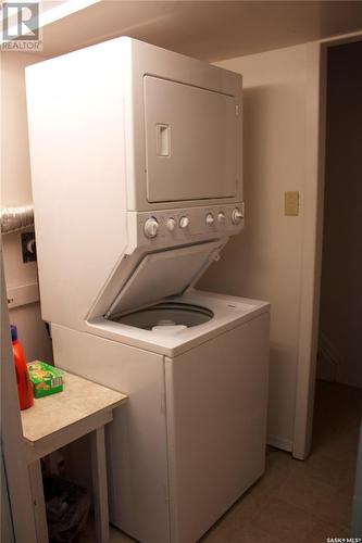 218 Carleton Drive, Saskatoon, SK - Indoor Photo Showing Laundry Room