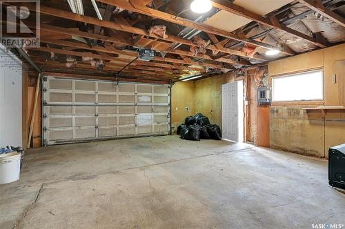 E 454 Fairford Street E, Moose Jaw, SK - Indoor Photo Showing Garage