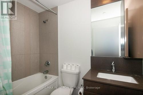 313 - 98 Lillian Street, Toronto, ON - Indoor Photo Showing Bathroom
