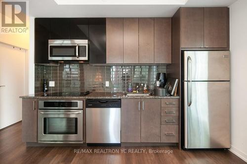 #313 -98 Lillian St, Toronto, ON - Indoor Photo Showing Kitchen With Upgraded Kitchen