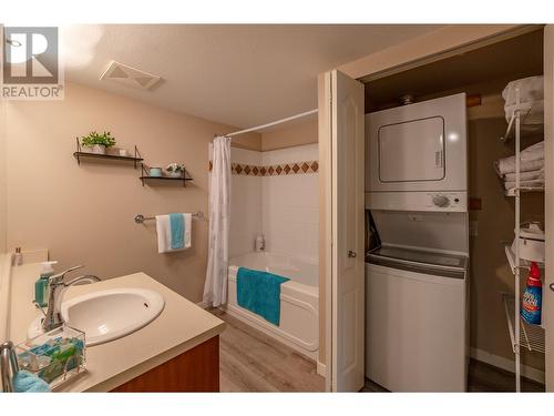 7600 Cottonwood Drive Unit# 206, Osoyoos, BC - Indoor Photo Showing Laundry Room