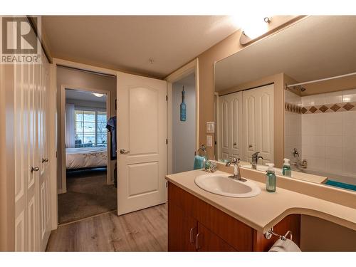 7600 Cottonwood Drive Unit# 206, Osoyoos, BC - Indoor Photo Showing Bathroom