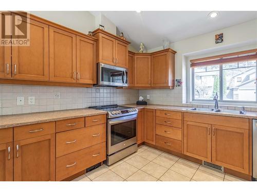 1483 Rosewood Drive, West Kelowna, BC - Indoor Photo Showing Kitchen With Double Sink