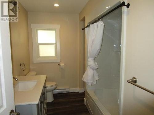 7312 Highway 101, Powell River, BC - Indoor Photo Showing Bathroom