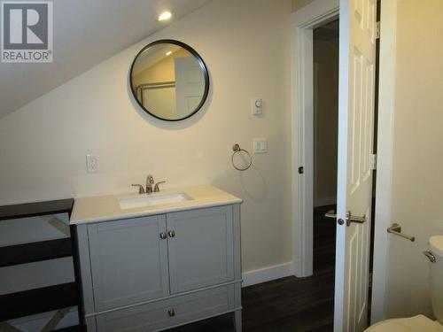 7312 Highway 101, Powell River, BC - Indoor Photo Showing Bathroom
