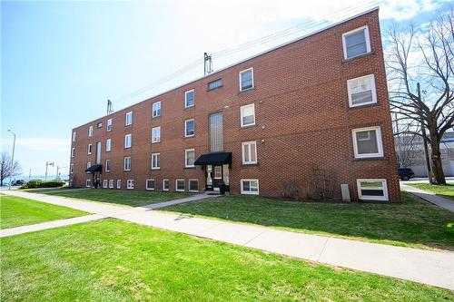 1347 Lakeshore Road|Unit #25, Burlington, ON - Outdoor With Exterior