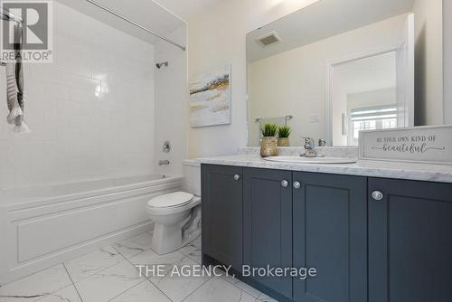 33 Bee Crescent, Brantford, ON - Indoor Photo Showing Bathroom
