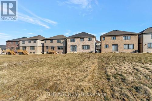 33 Bee Crescent, Brantford, ON - Outdoor