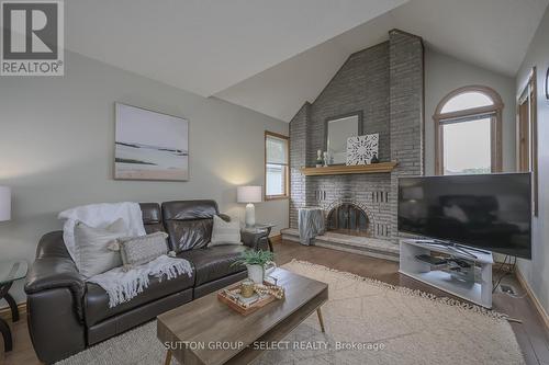 2578 Jenedere Court, London, ON - Indoor Photo Showing Living Room With Fireplace