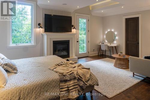 64 Ravina Cres, Hamilton, ON - Indoor With Fireplace