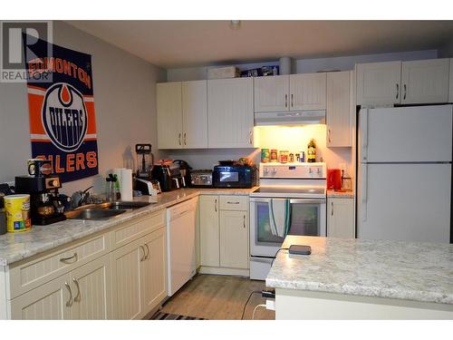 6500 15 Avenue Sw Unit# 7 Lot# 7, Salmon Arm, BC - Indoor Photo Showing Kitchen With Double Sink