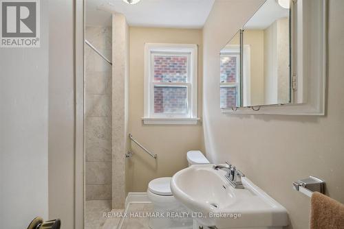 76 Harding Ave, Toronto, ON - Indoor Photo Showing Bathroom
