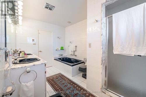 15 Eldorado Crt, Toronto, ON - Indoor Photo Showing Bathroom