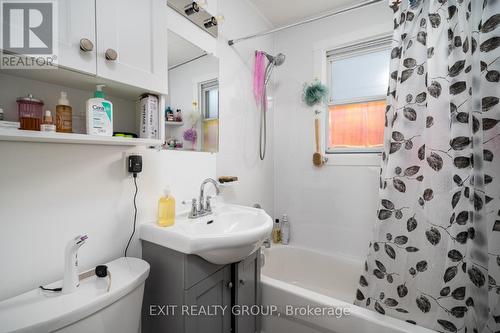25 Humewood Dr, Belleville, ON - Indoor Photo Showing Bathroom
